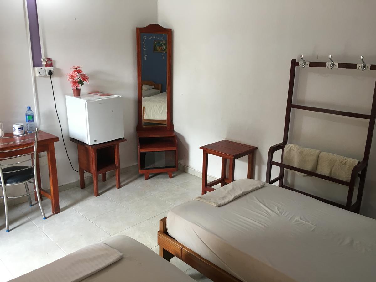Gnaanams Hotel And Restaurant Jaffna Exterior photo