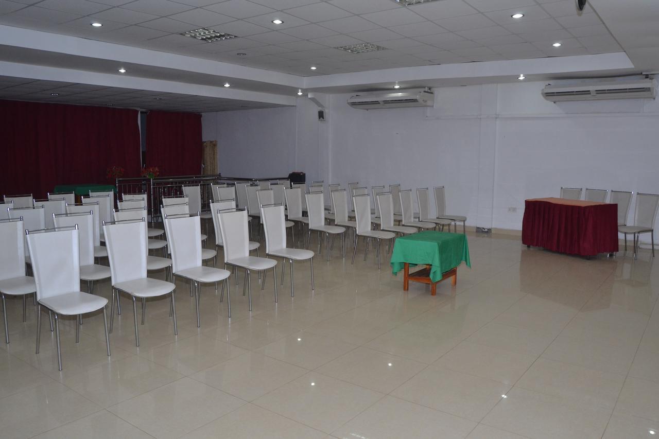 Gnaanams Hotel And Restaurant Jaffna Exterior photo