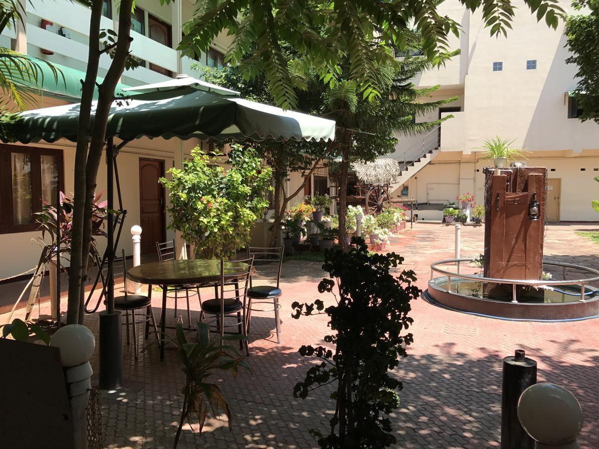 Gnaanams Hotel And Restaurant Jaffna Exterior photo
