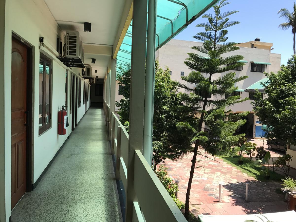 Gnaanams Hotel And Restaurant Jaffna Exterior photo