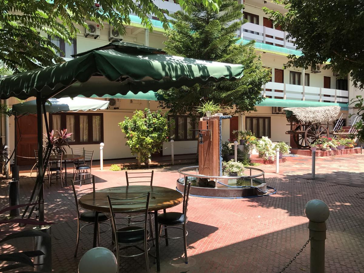 Gnaanams Hotel And Restaurant Jaffna Exterior photo