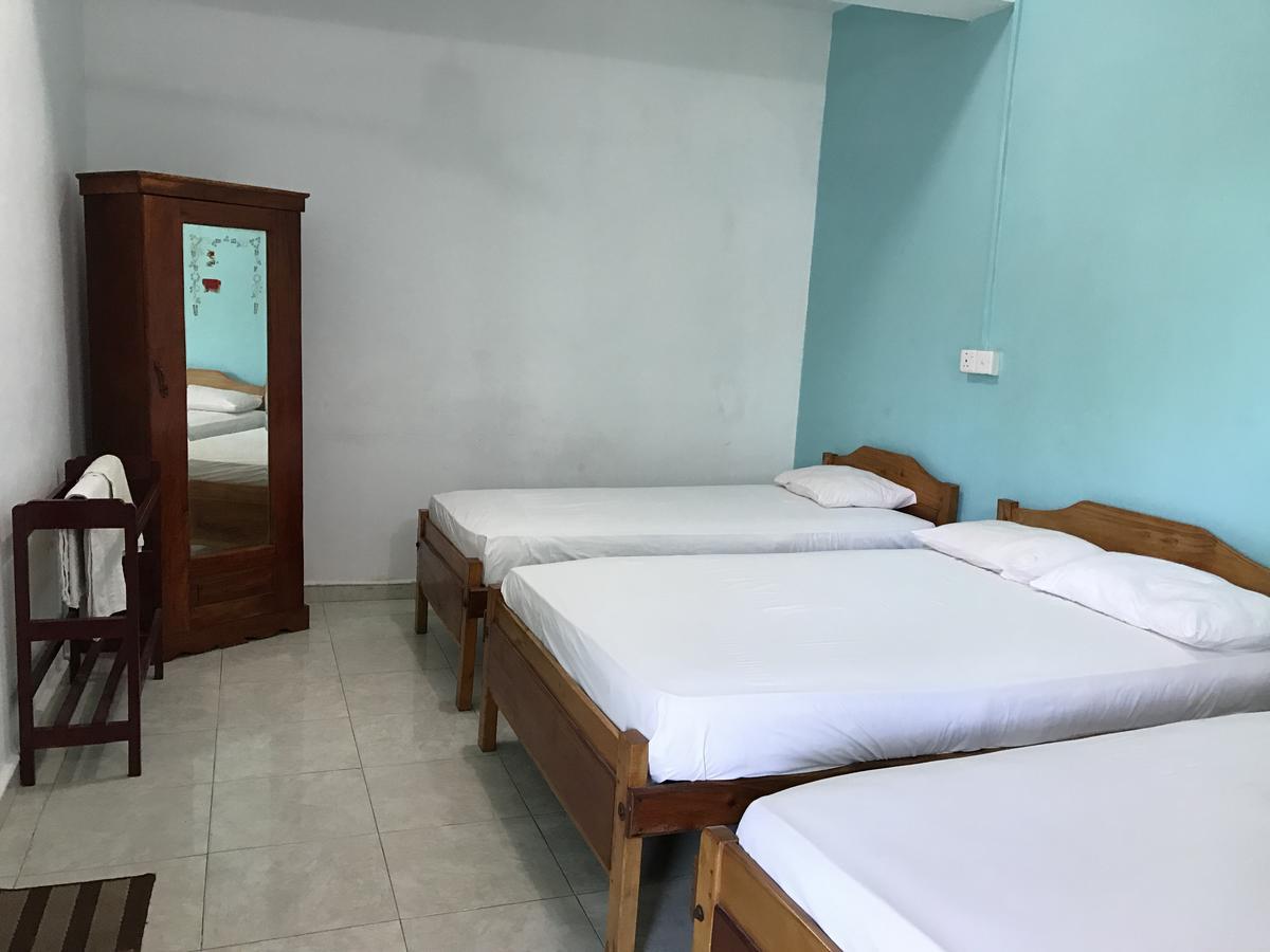 Gnaanams Hotel And Restaurant Jaffna Exterior photo